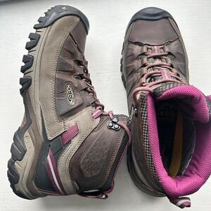 Keen women's waterproof Target III plain waterproof brown/pink size 11